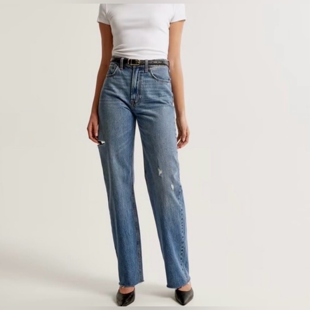 Abercrombie Women's Curve Love High Rise Loose Jean with slash - Picture 5 of 5